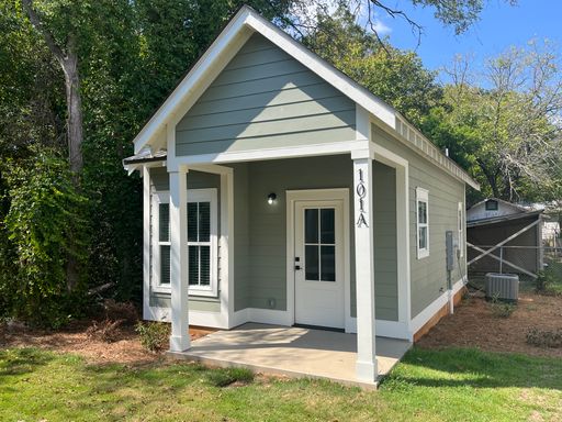 Brand-New 1-Bedroom Single family Home Near Downtown LaGrange! – photo 1