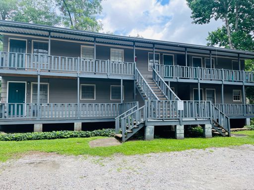 Will not last! Studio Apartment with kitchen, bed and bath. Must see!
