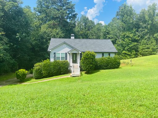 WOW! Newly renovated 4 bedroom, 3 bathroom home in Newnan! Must See – photo 1
