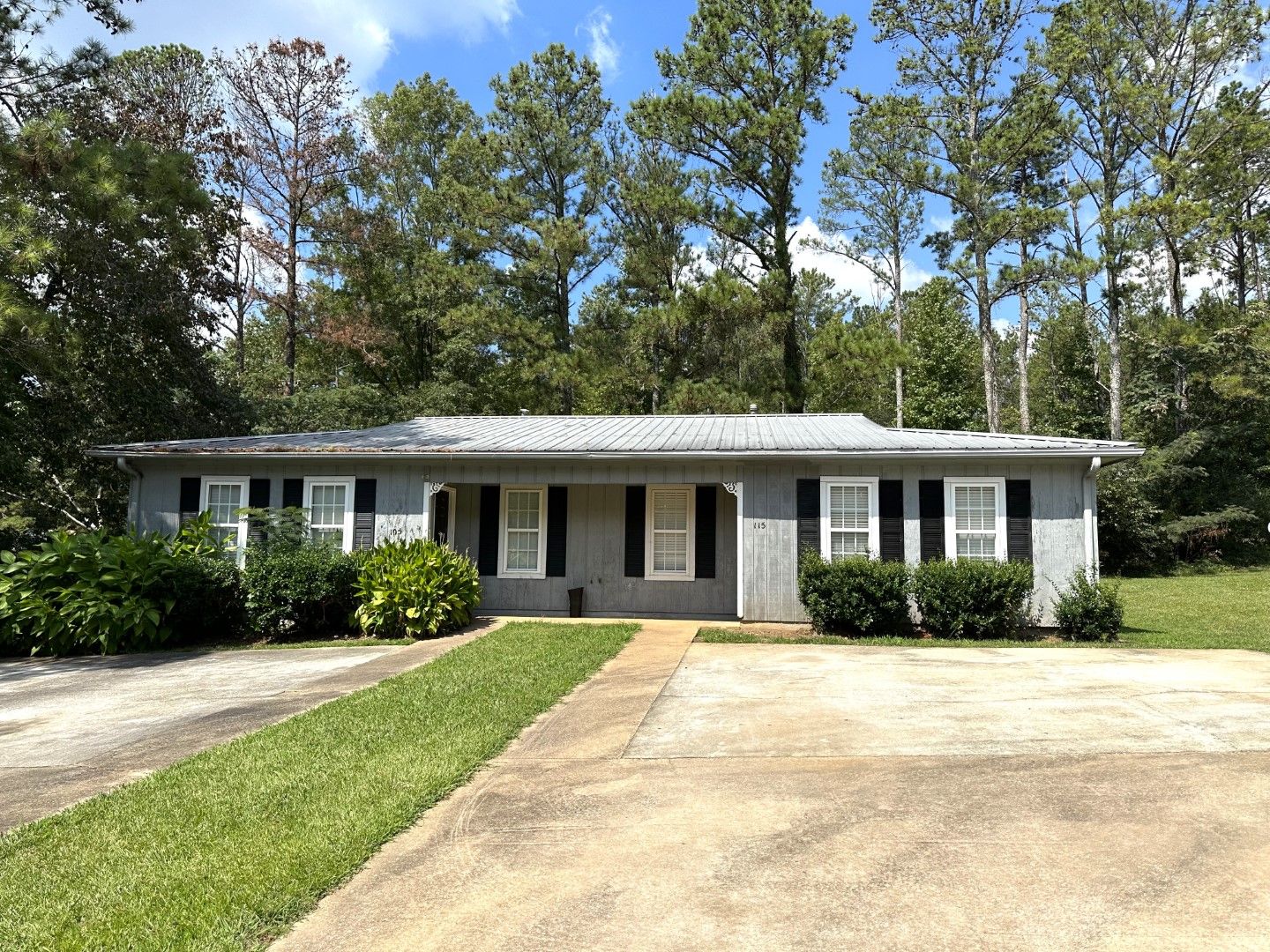 Palmetto Apartment: 105 Pine Terrace
