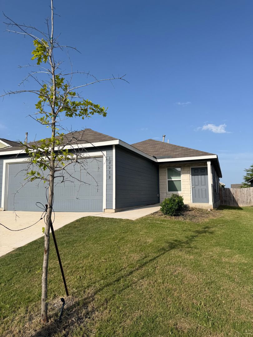 San Antonio House: 10018 Ana Hts
