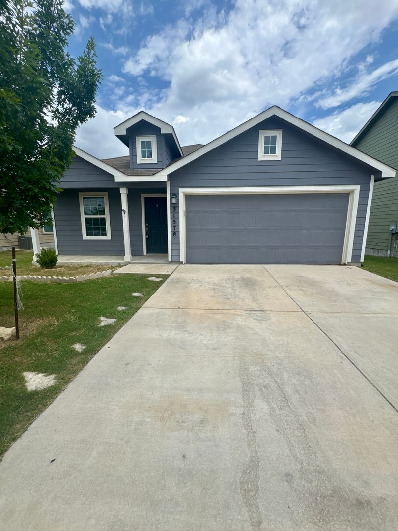 Bulverde House: 31578 Acacia Vista