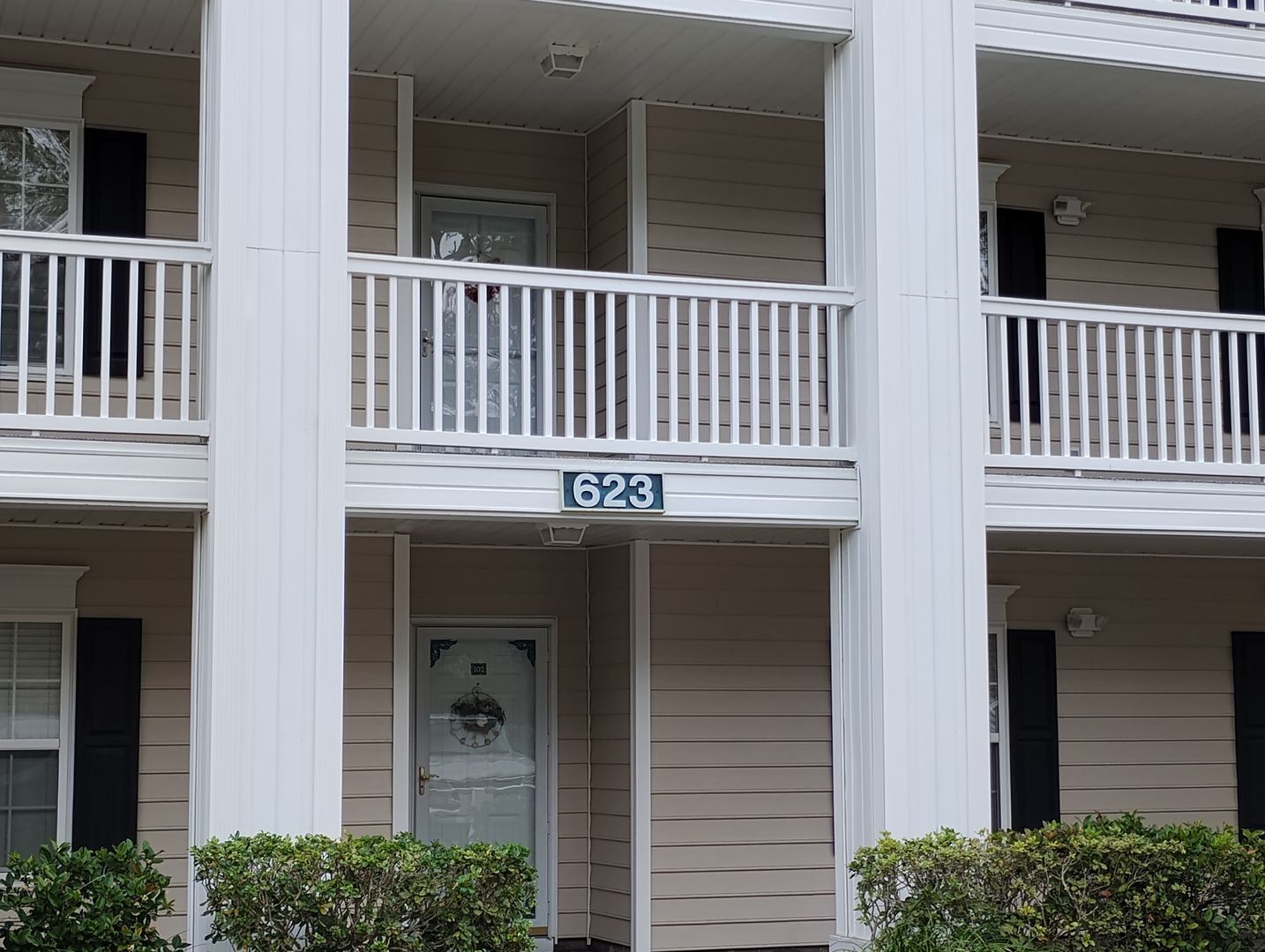 Garden City Condo: 623 Woodmoor Drive