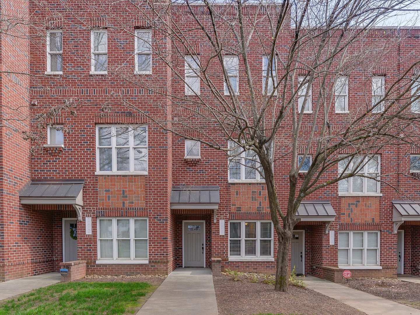 Charlotte Condo: 100 N. Laurel Ave.