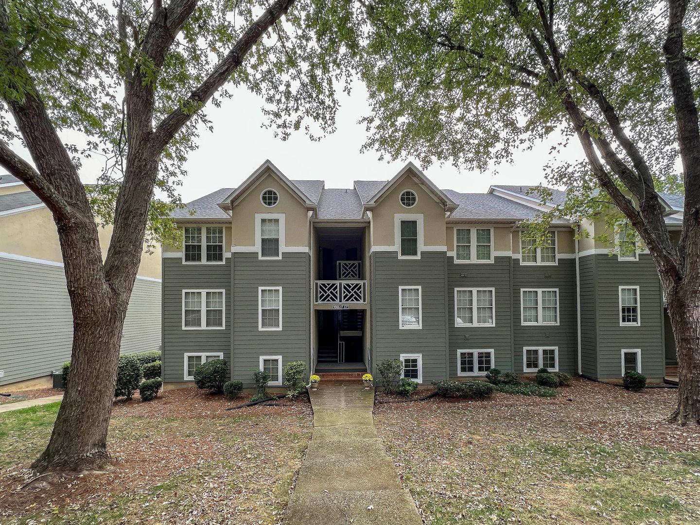 Cornelius Condo: 19827 Henderson Rd. #B