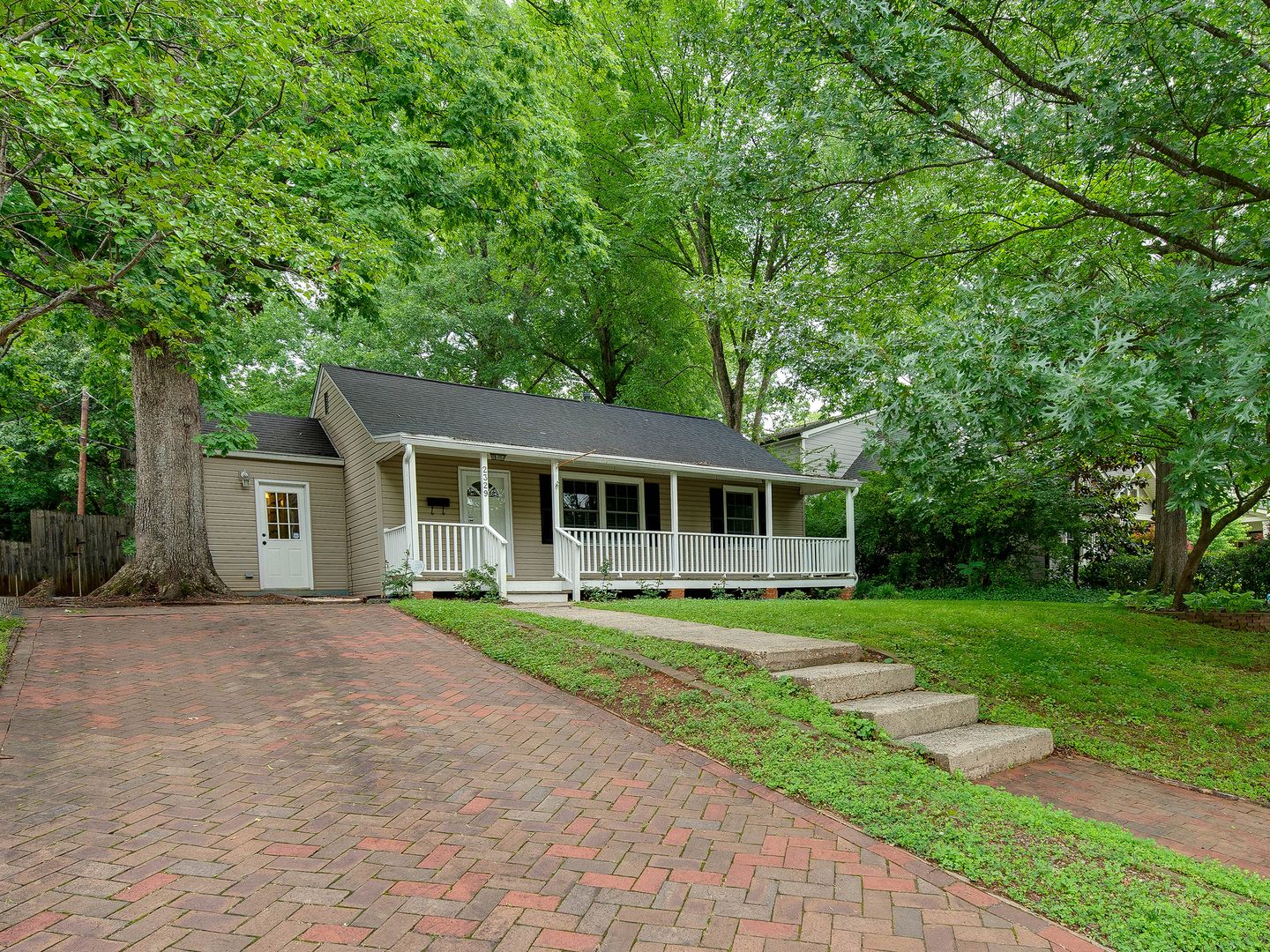 Charlotte House: 2329 Kingsbury Dr.