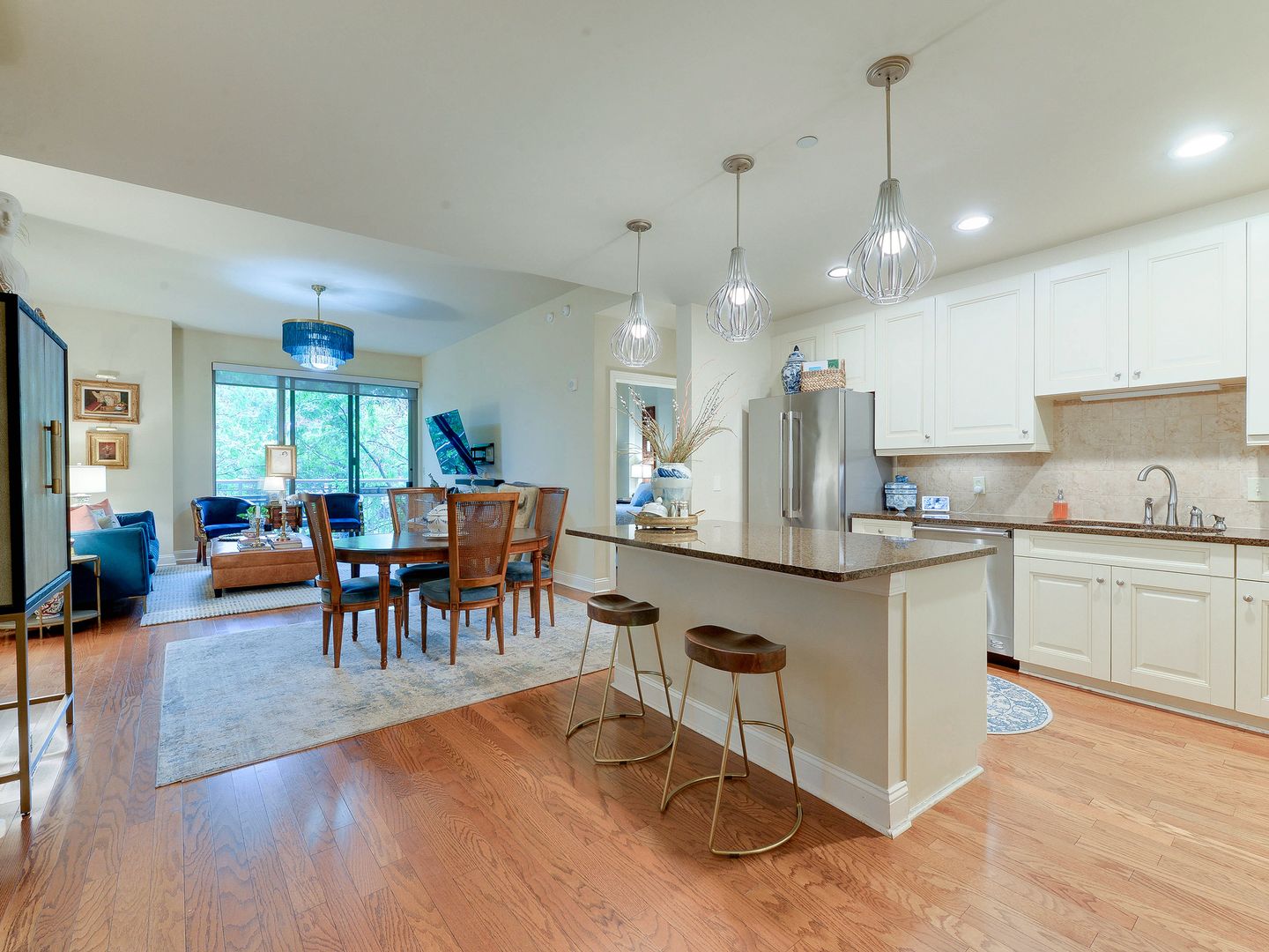 Charlotte Condo: 701 Royal Ct. #306