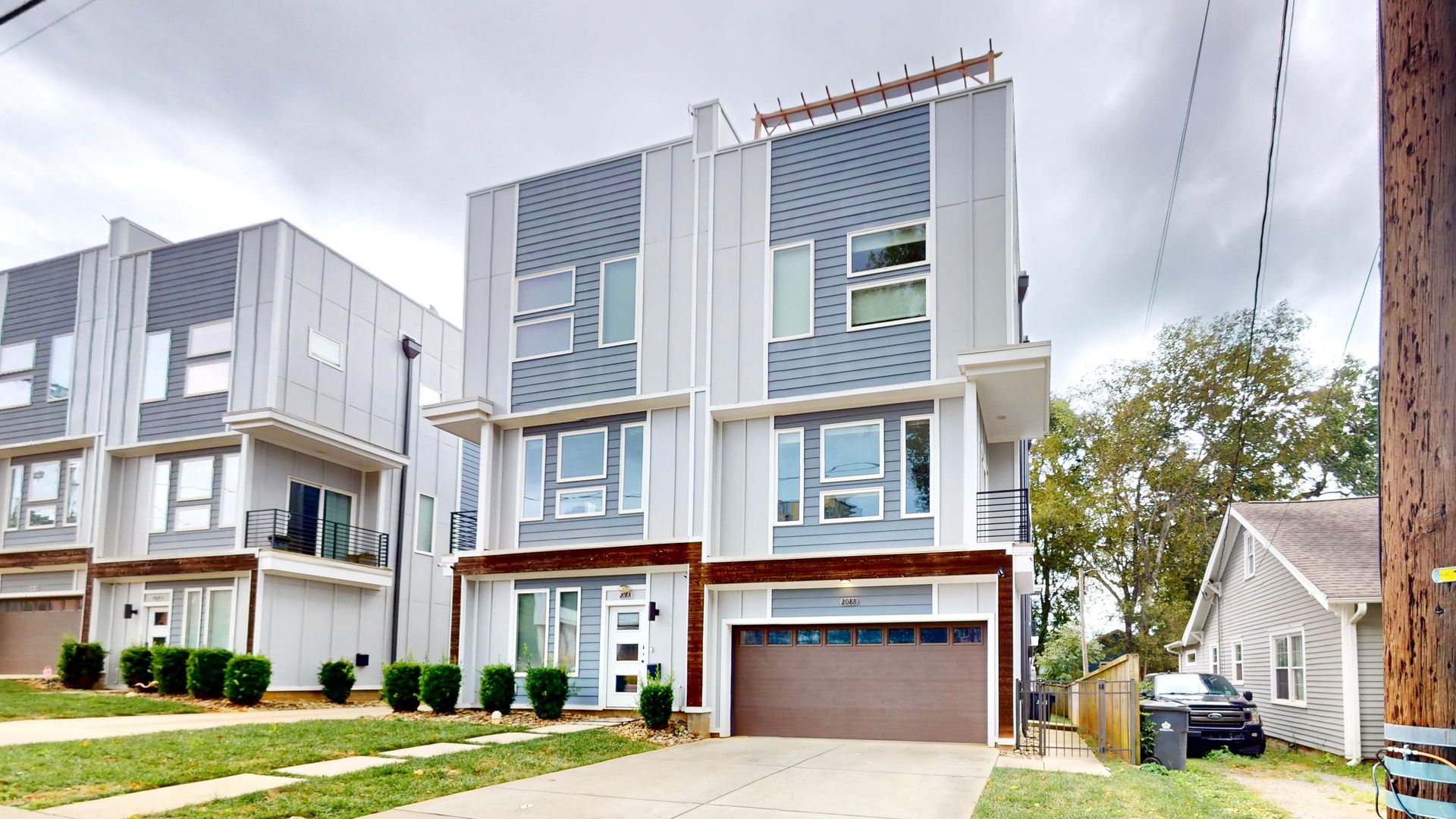 Charlotte Townhome: 208-B Walnut Avenue