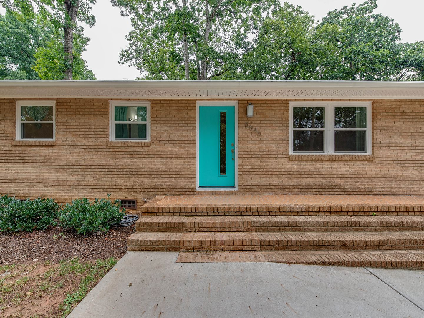Charlotte House: 5646 Oak Drive