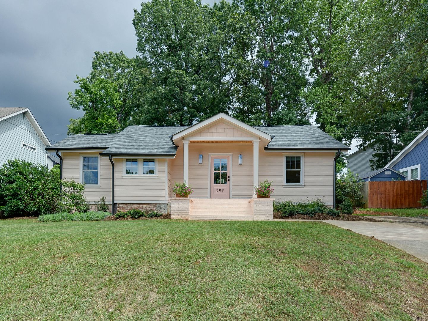 Charlotte House: 508 Seldon Dr.