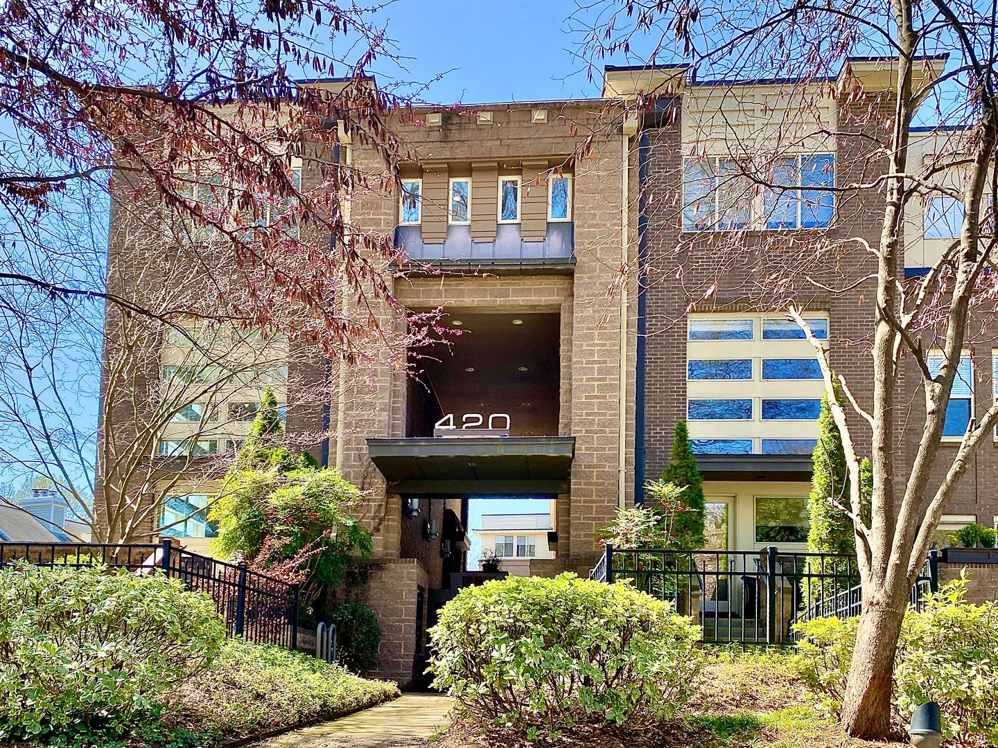 Charlotte Townhome: 420 Queens Rd. Unit 1
