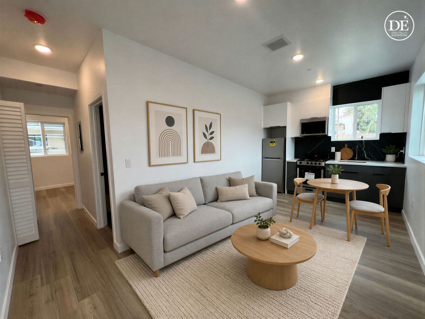 Los Angeles Apartment: 5526 Blackwelder St