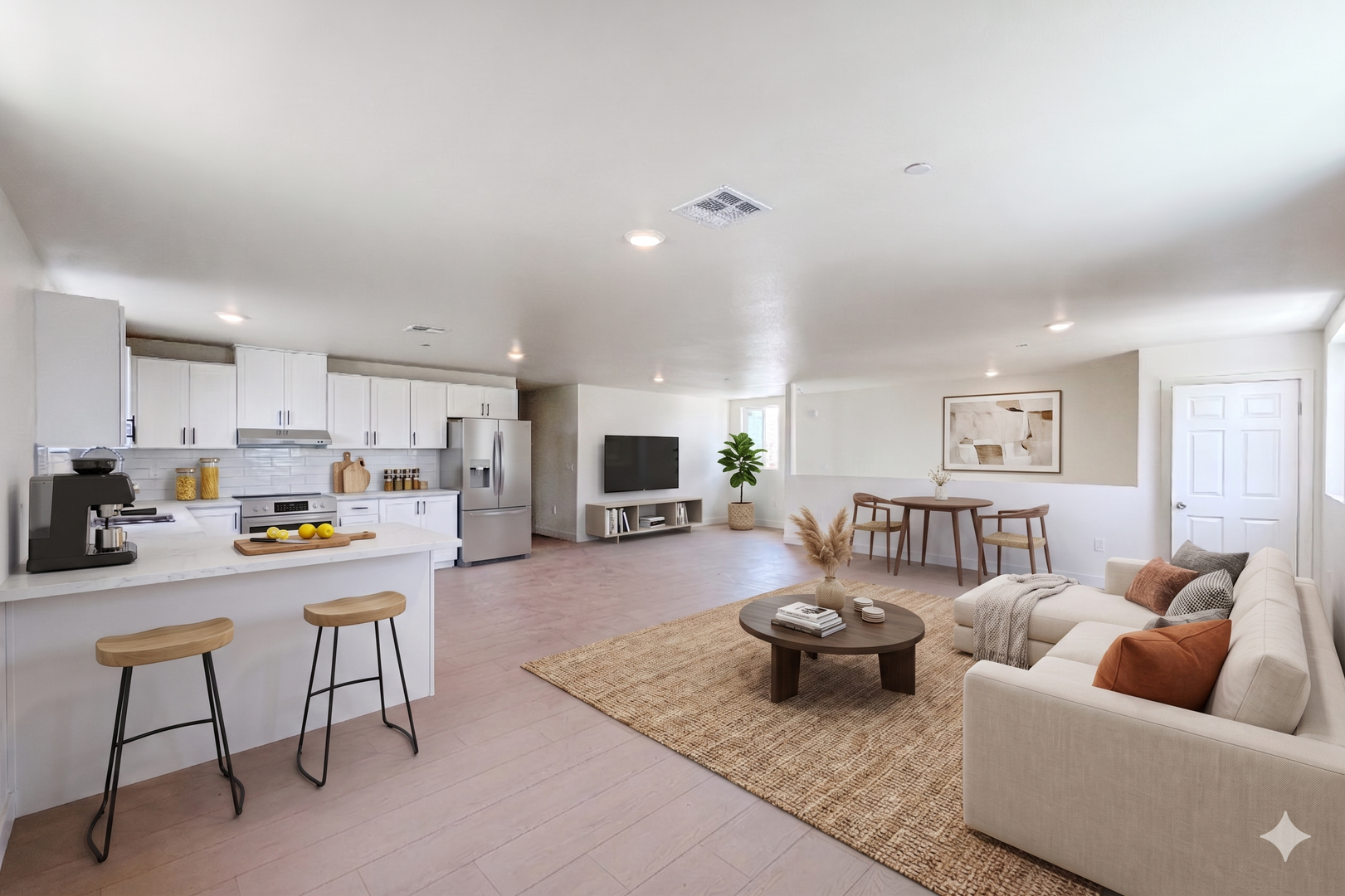 Los Angeles Apartment: 732 E 52nd St