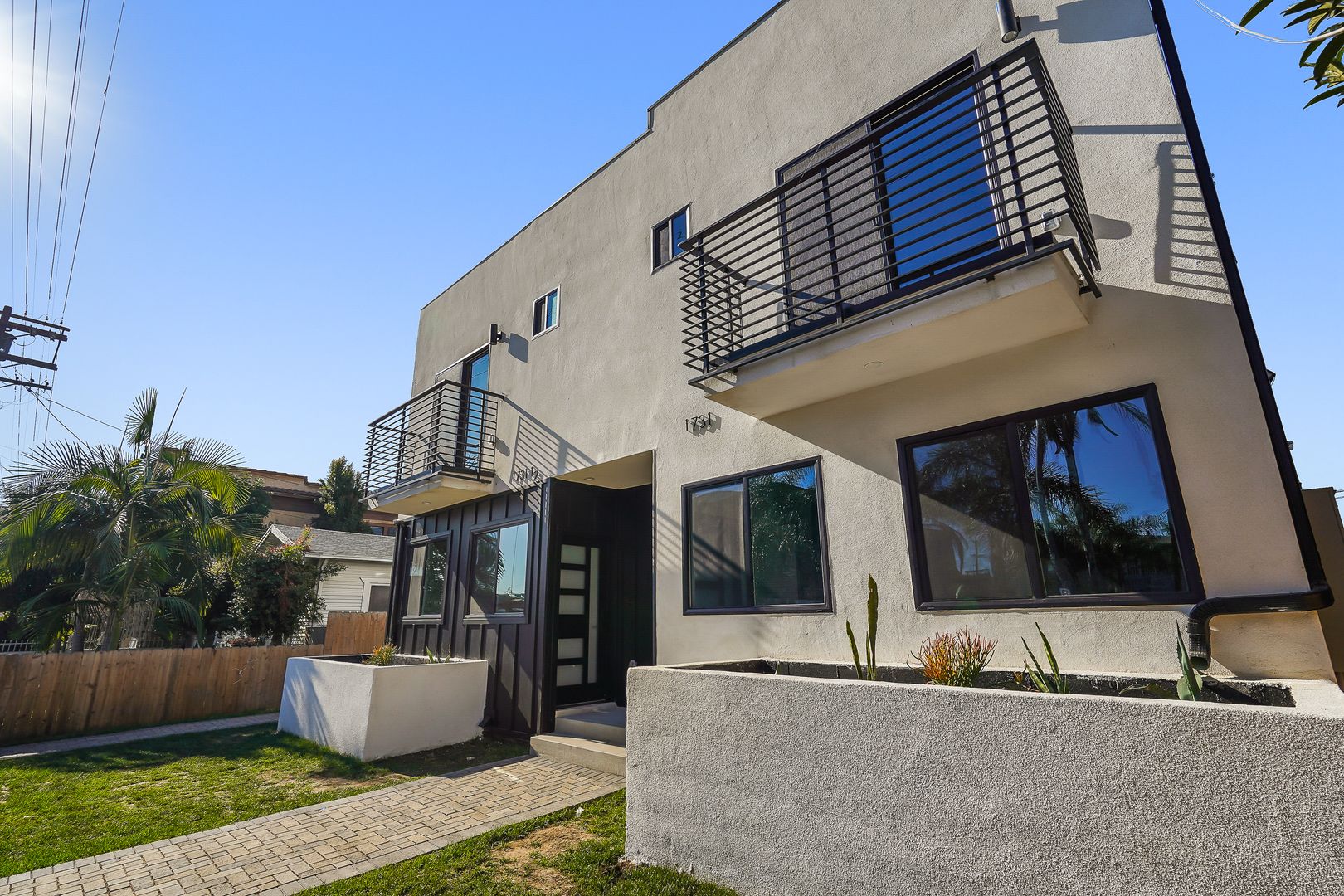 Los Angeles Apartment: 1731 S New Hampshire Ave