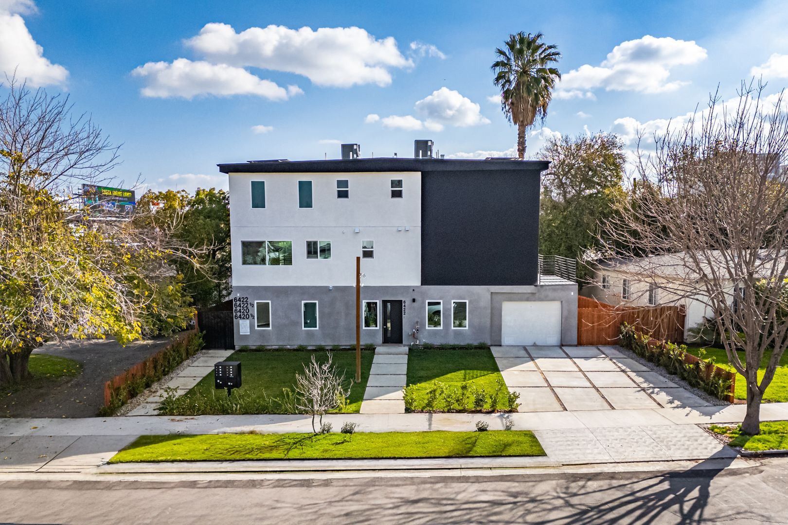 Woodland Hills Apartment: 6422 Hanna Ave