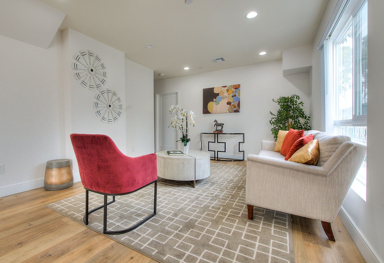 North Hollywood Apartment: 11726 Hamlin St