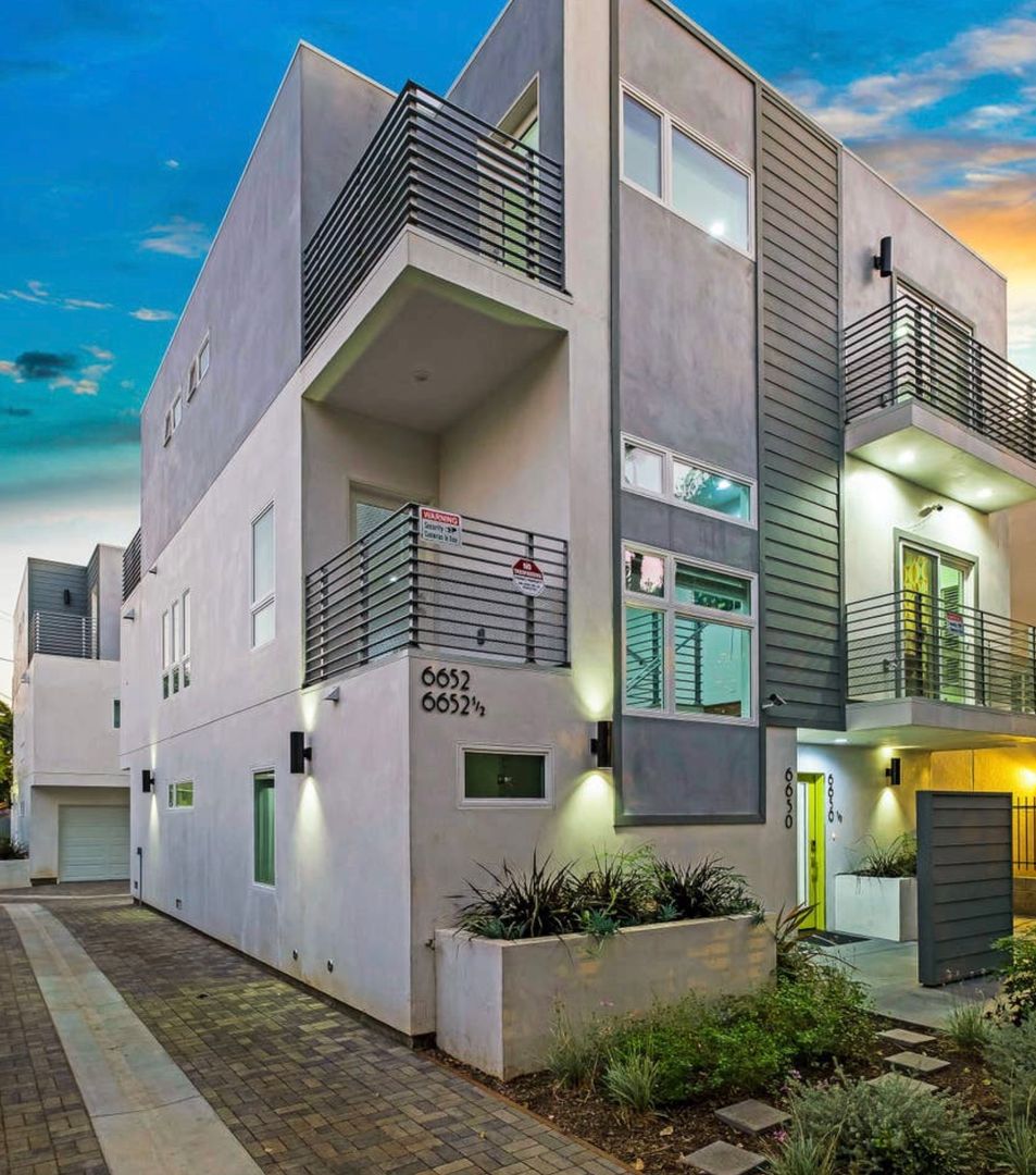 Hollywood Apartment: 6650 Leland Way