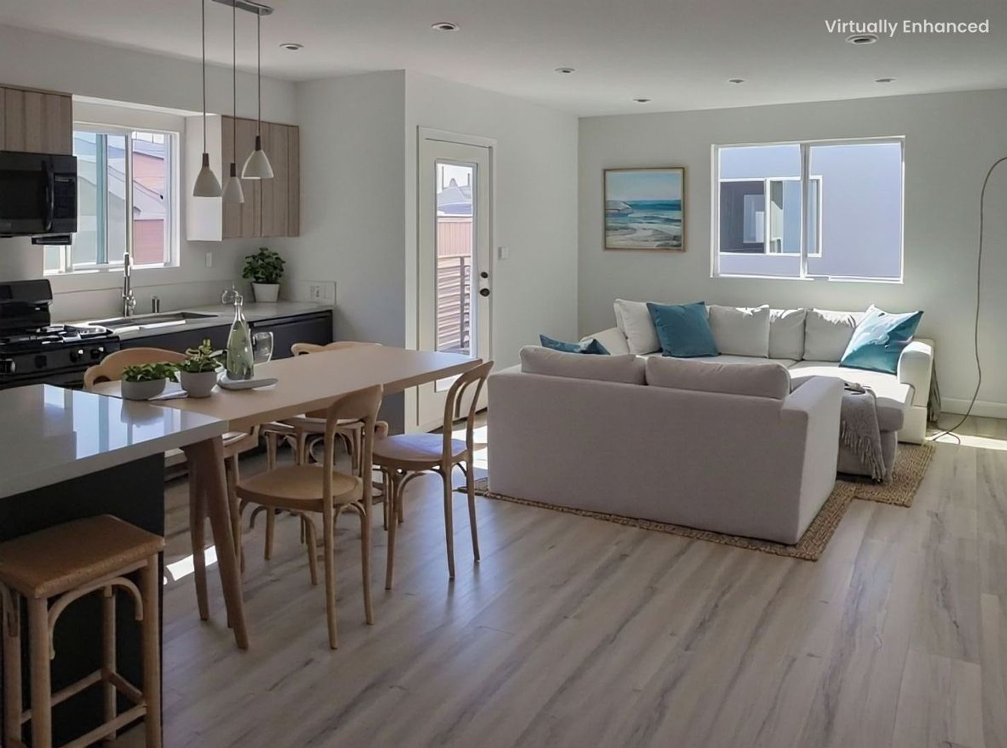 Los Angeles Apartment: 1531 Winona Blvd