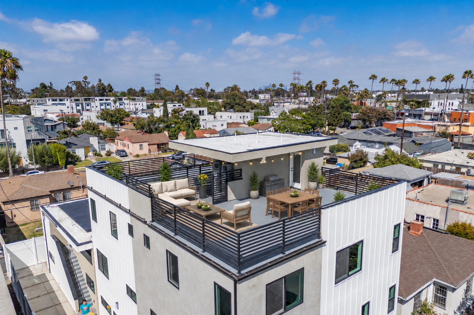 Los Angeles Apartment: 5933 Comey Ave
