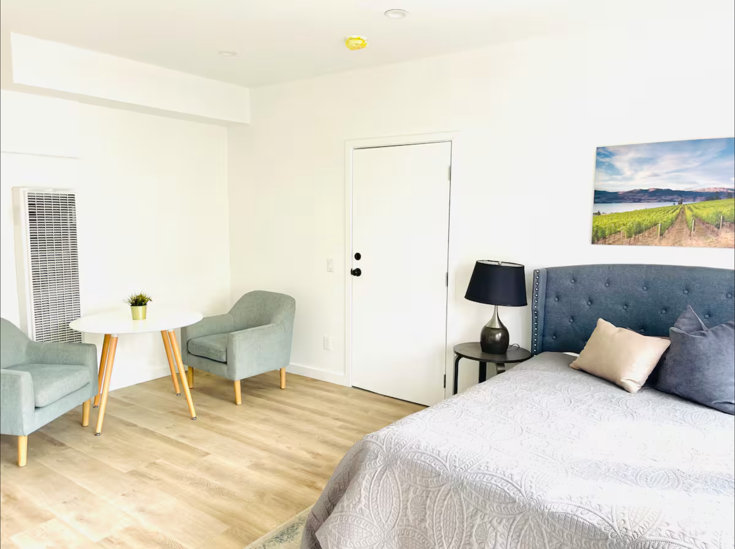 Los Angeles Apartment: 5107 Crenshaw Blvd