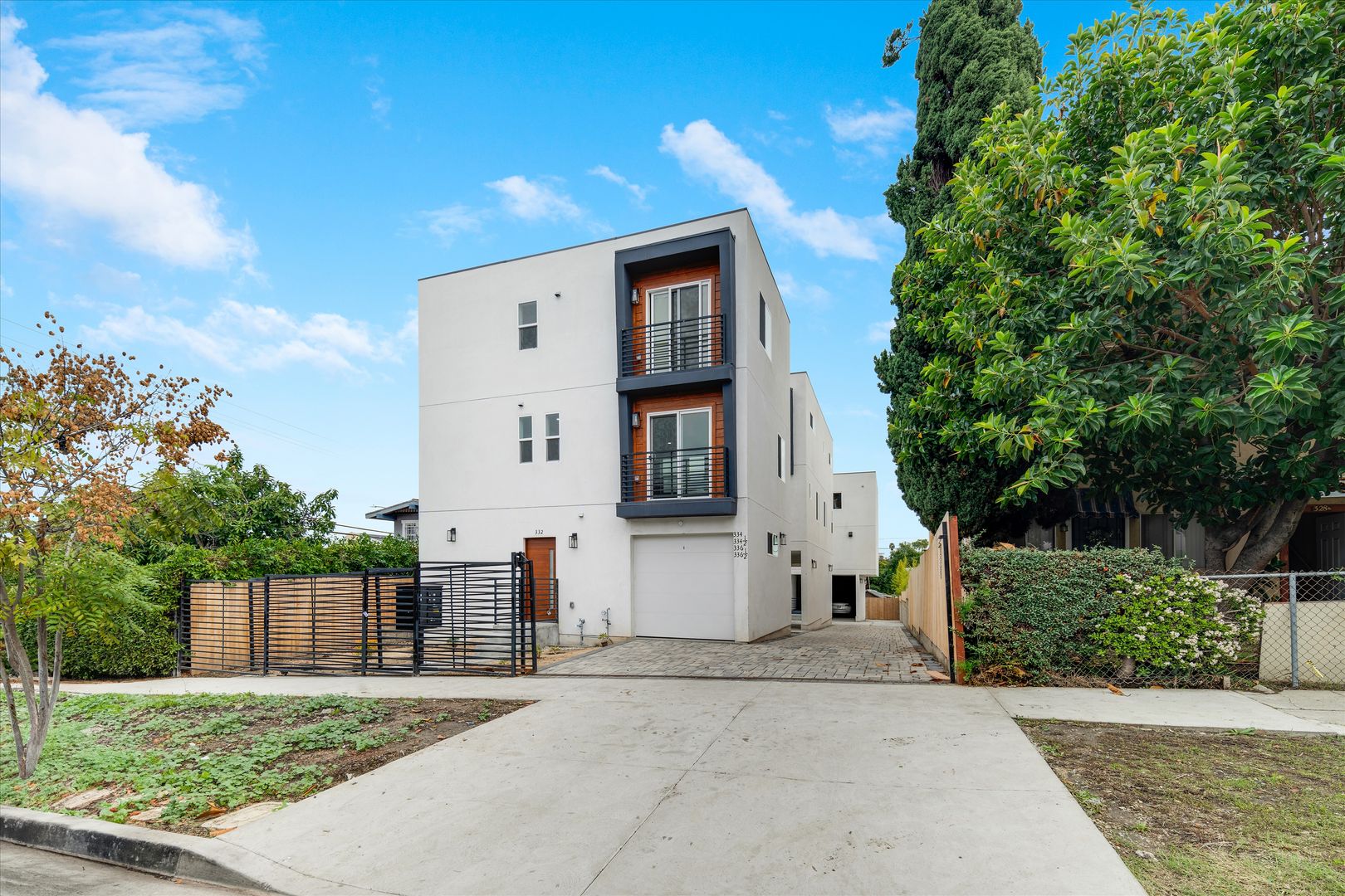 Los Angeles Apartment: 332 N Alexandria Ave