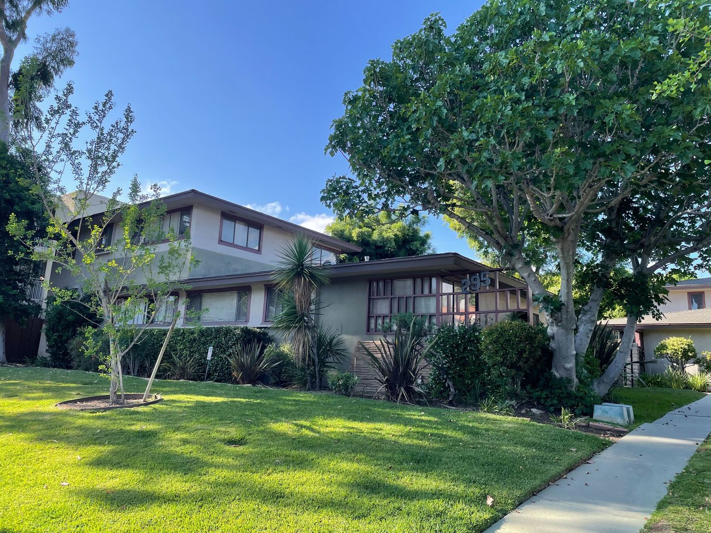 Pasadena Apartment: 295 W California Blvd