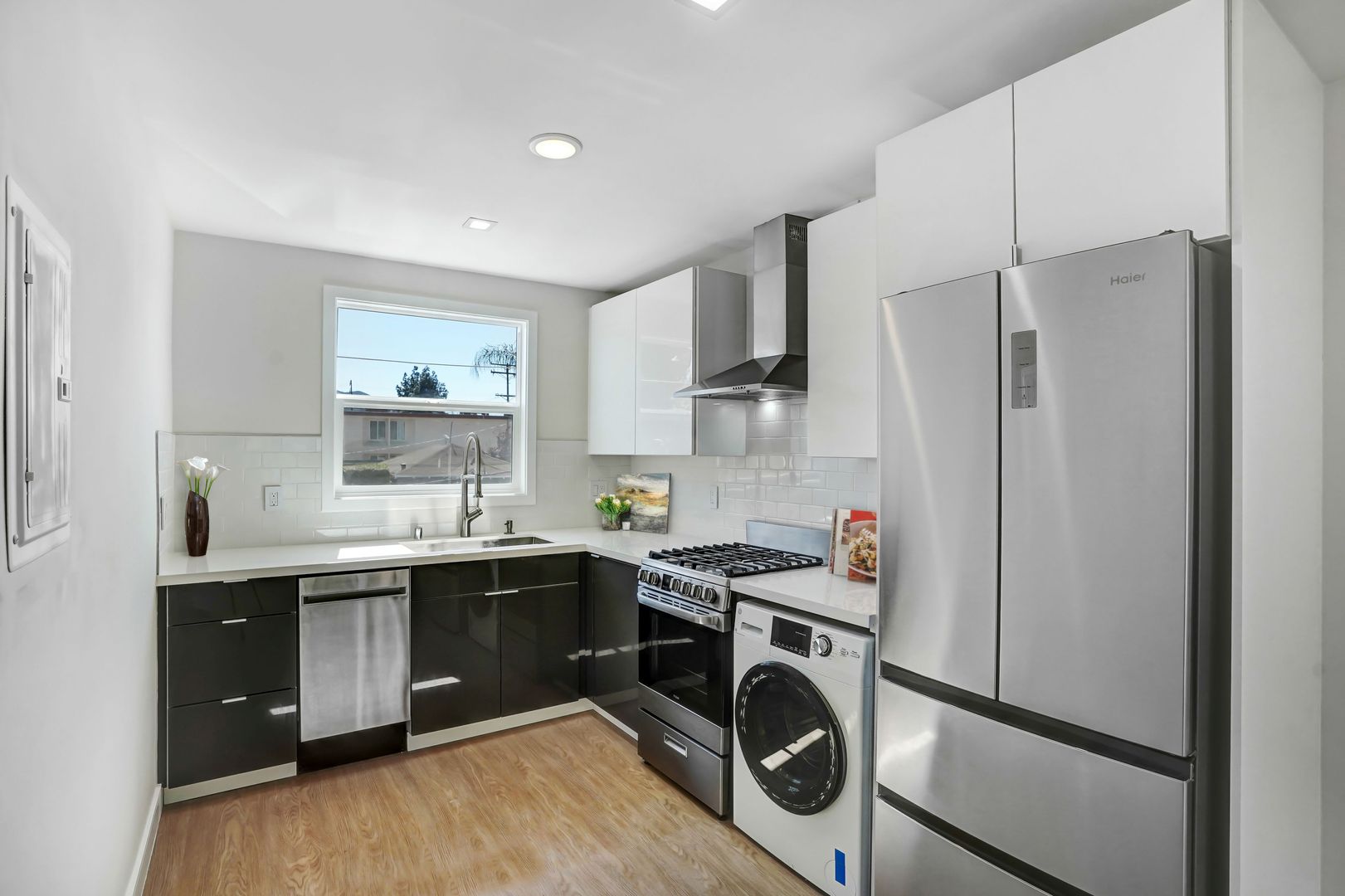 Glendale Apartment: 339 Western Ave