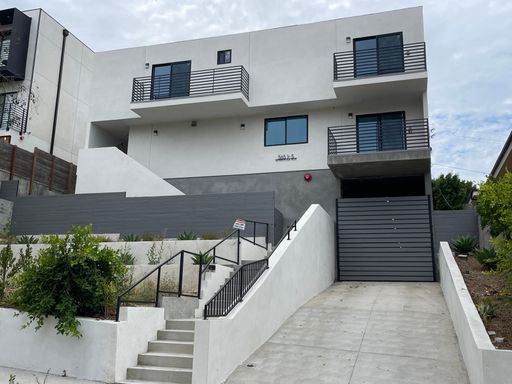 1 MONTH FREE! Brand-New 4 Bedroom, 3Bathroom Townhome in Prime Los Angeles Location! – photo 1