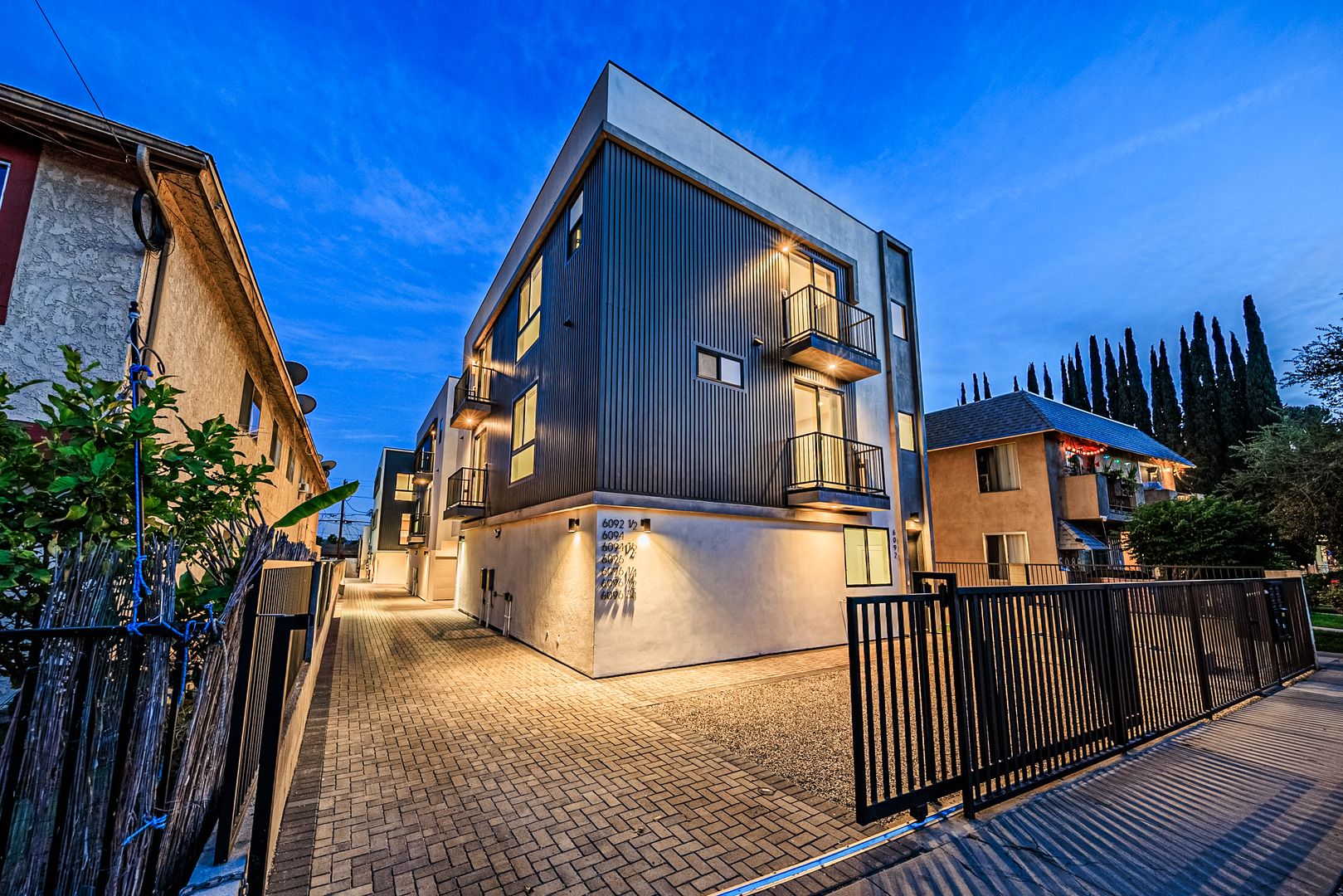 Los Angeles Apartment: 6092 La Prada St