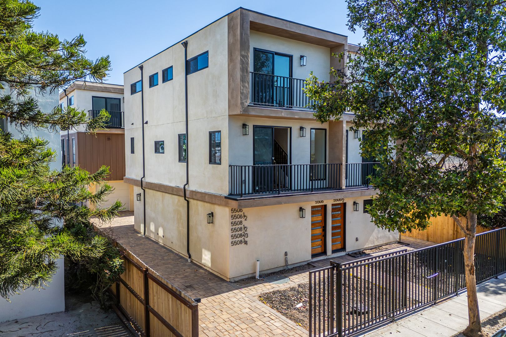 Los Angeles Apartment: 5506 Barton Ave