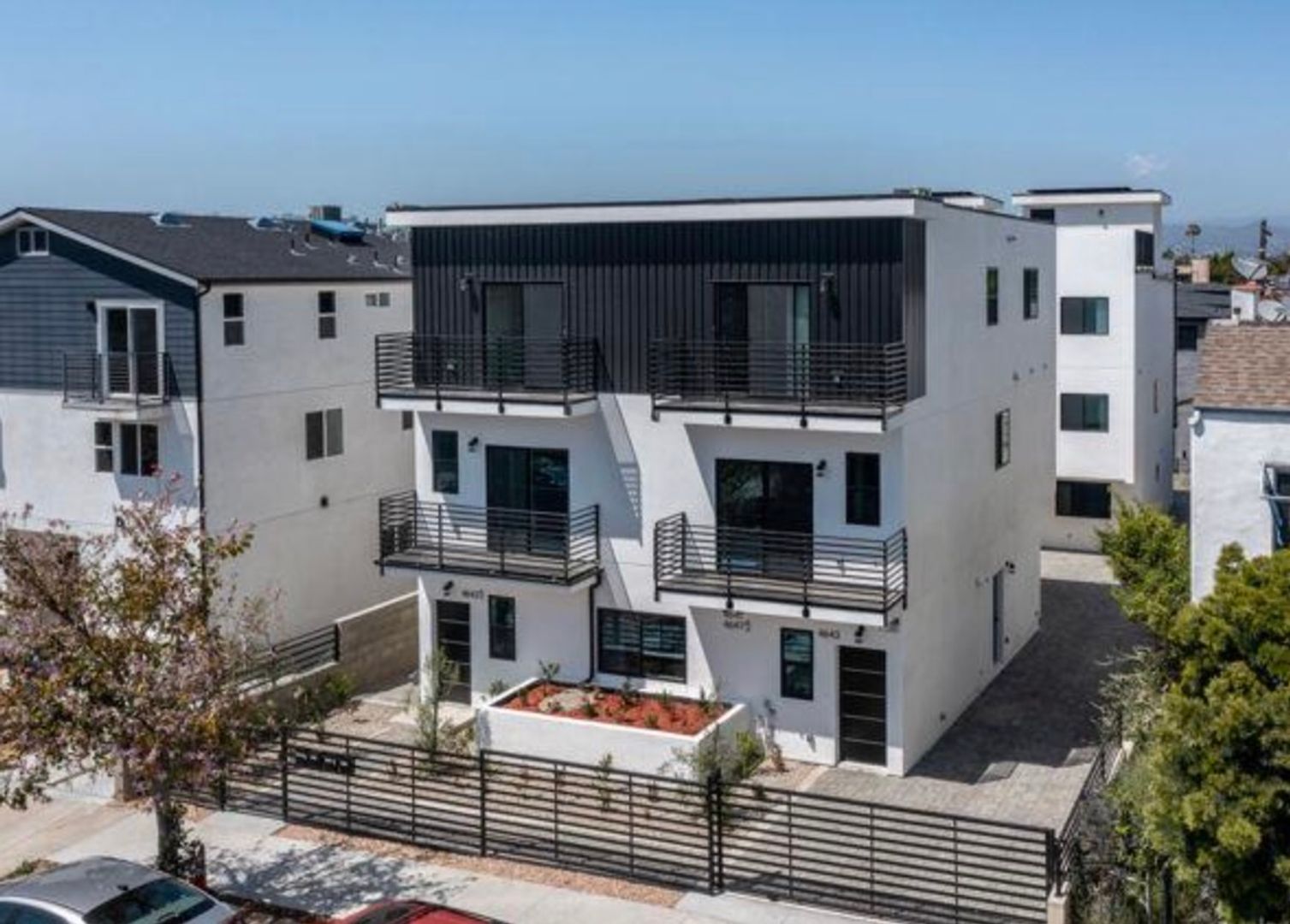 Los Angeles Apartment: 4643 1/2 W. 18th