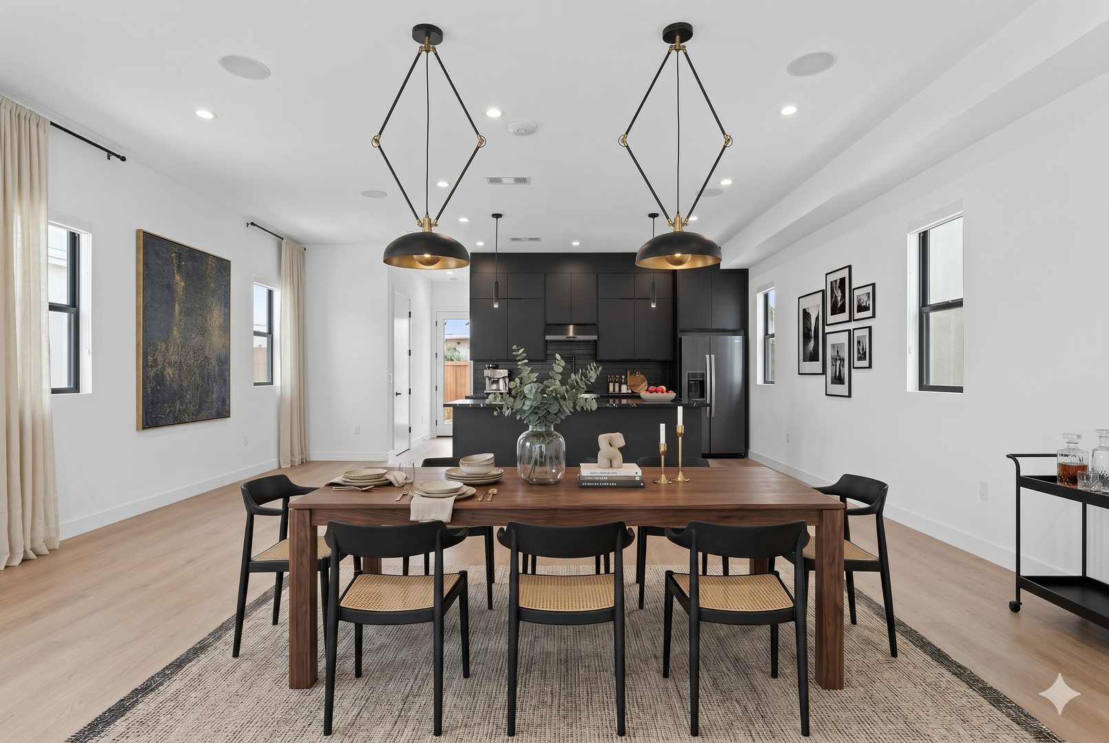 Los Angles Apartment: 1807 Beloit Ave
