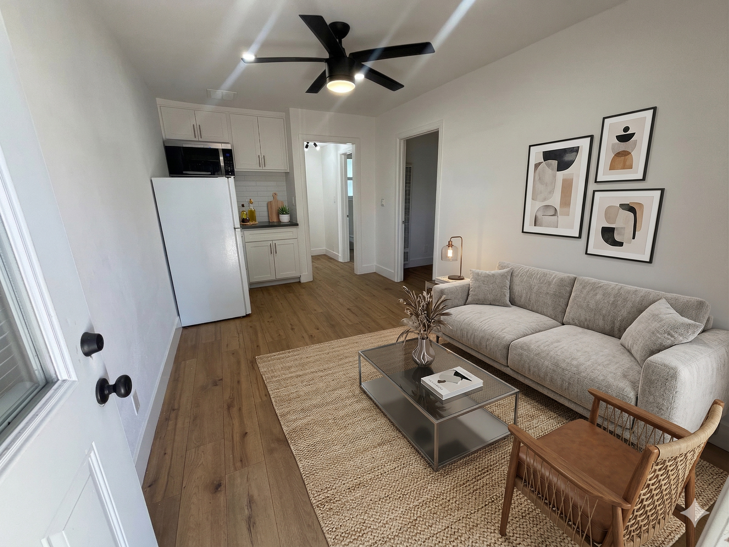 Pacoima Apartment: 10028 San Fernando Rd.