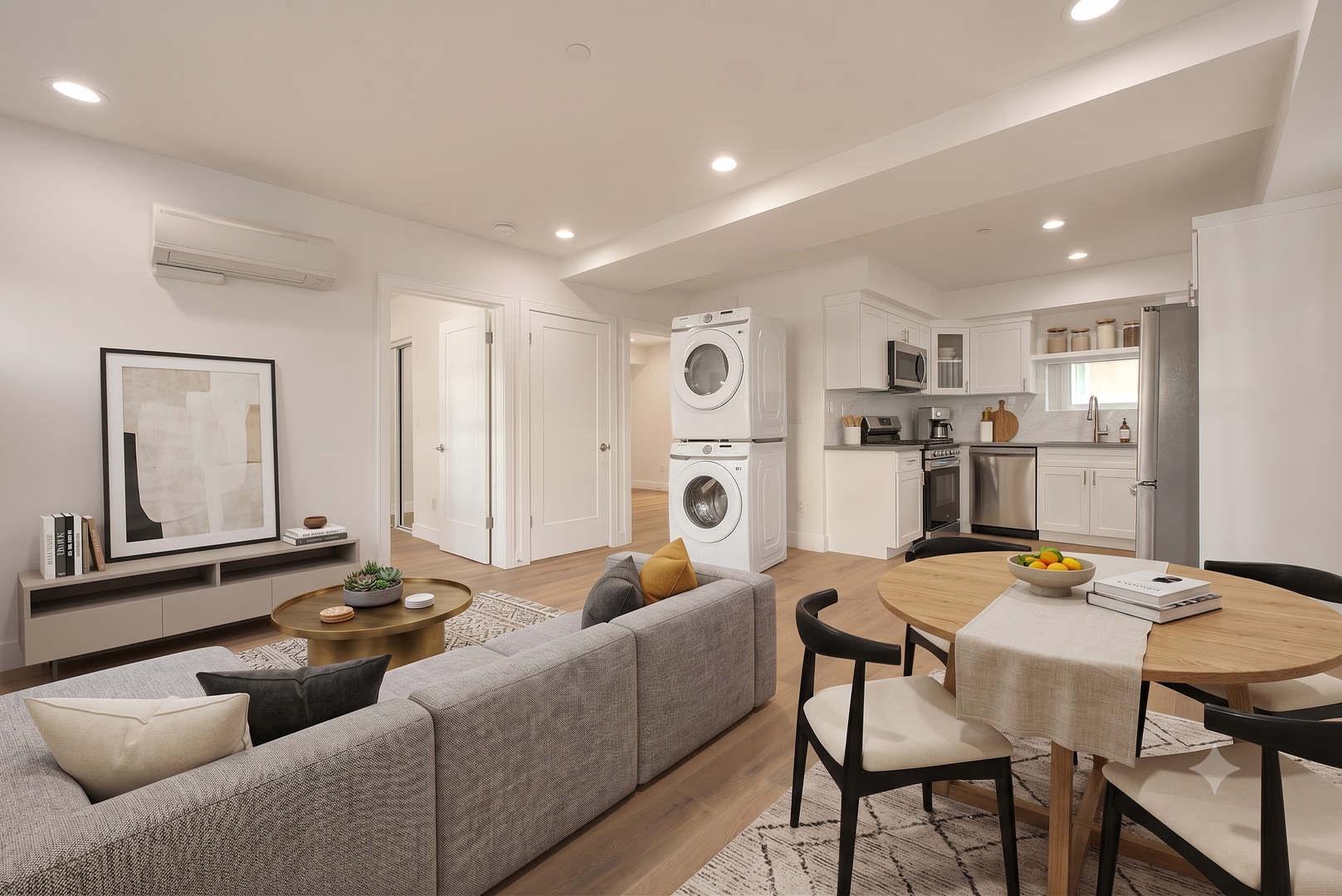North Hollywood Apartment: 11732 Hamlin St