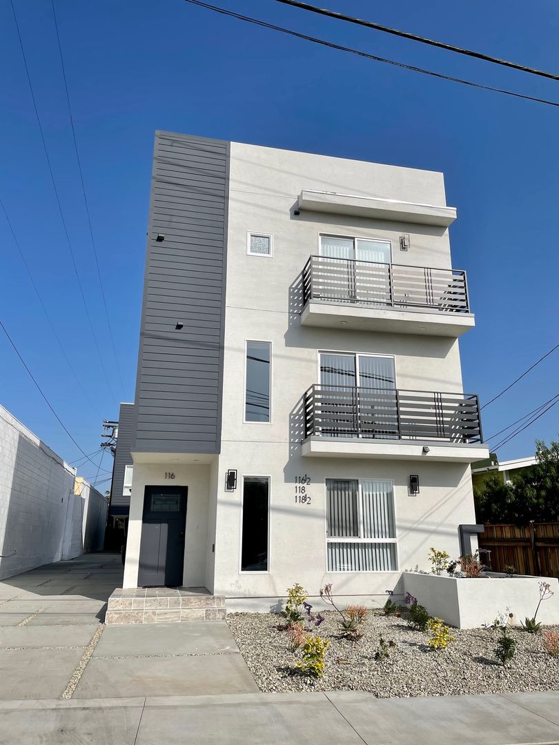 Los Angeles Apartment: 116 S Avenue 63