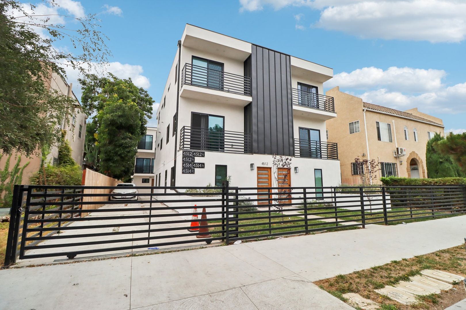 Los Angeles Apartment: 4512 St. Elmo Dr