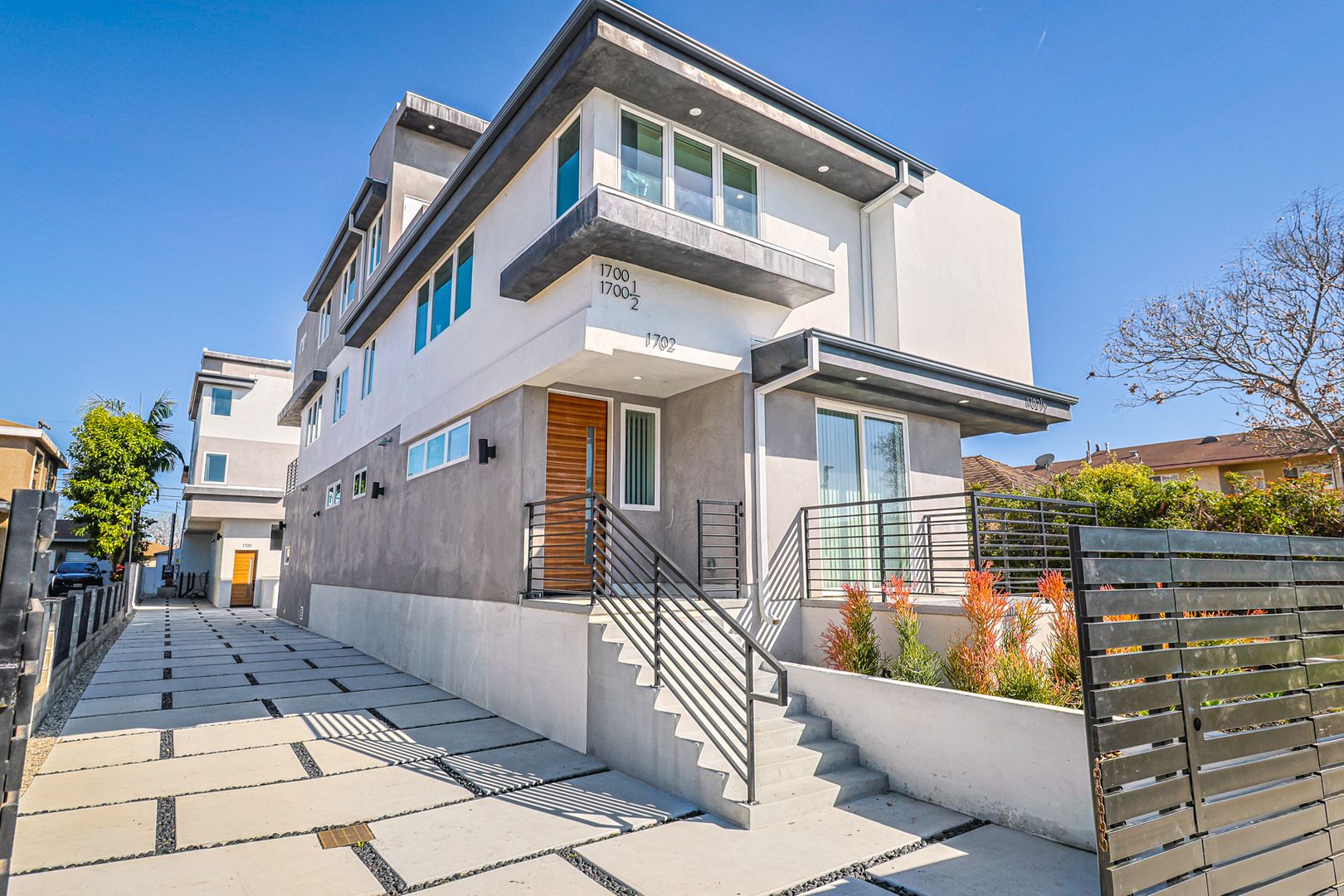 Los Angeles Apartment: 1700 S Redondo Blvd