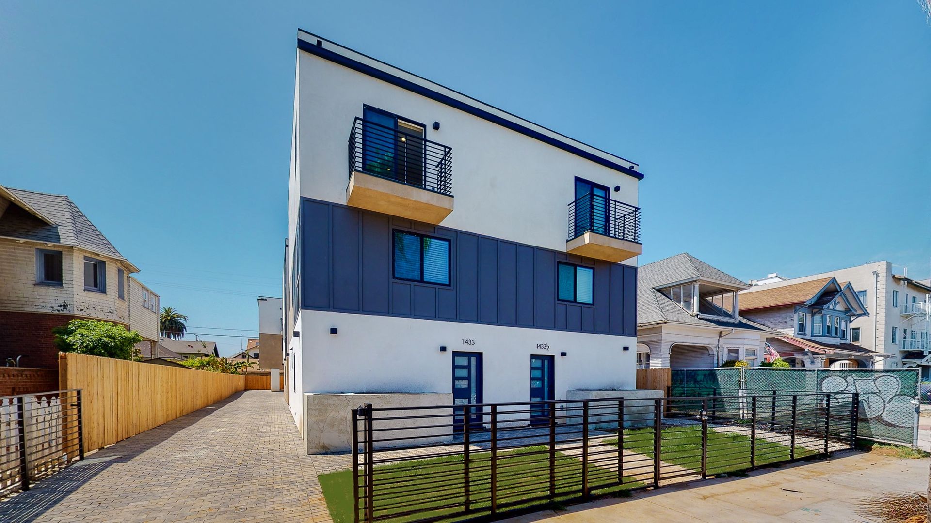 Los Angeles Apartment: 1435 Westmoreland  Ave