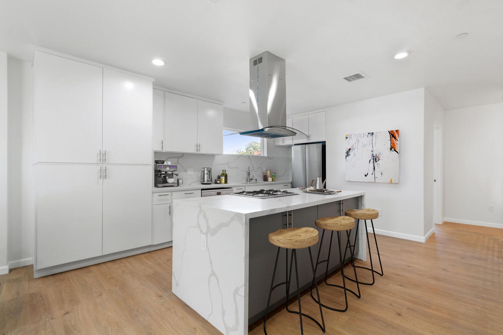 Los Angeles Apartment: 2638 Virginia Rd