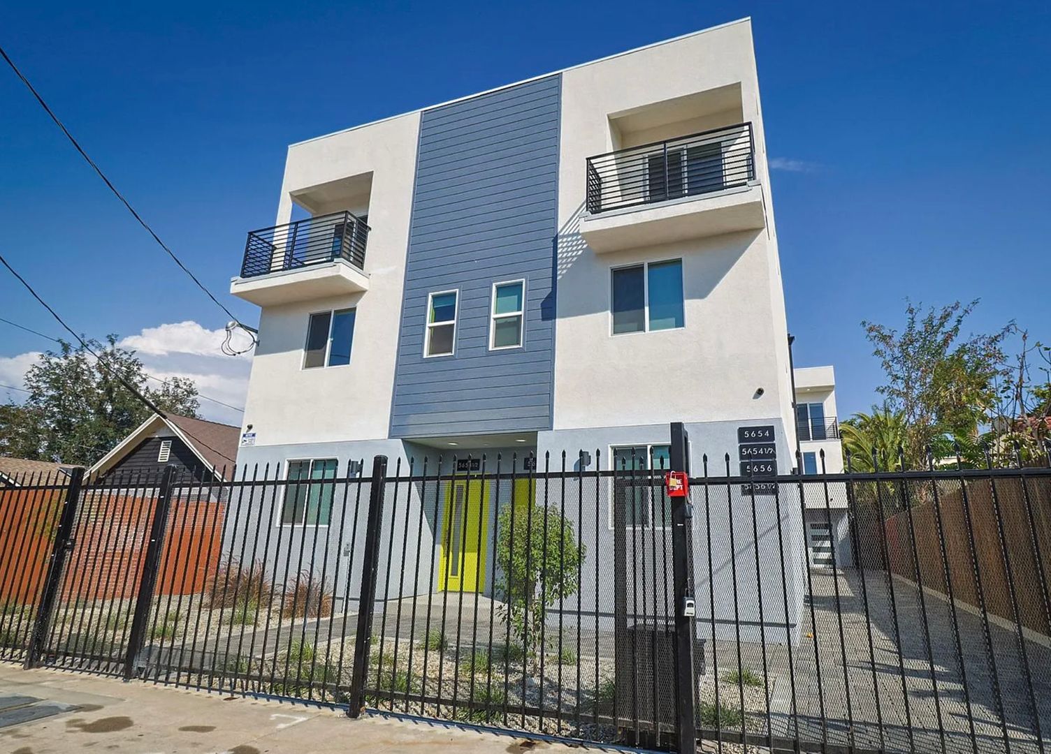 North Hollywood Apartment: 5654 Elmer Ave