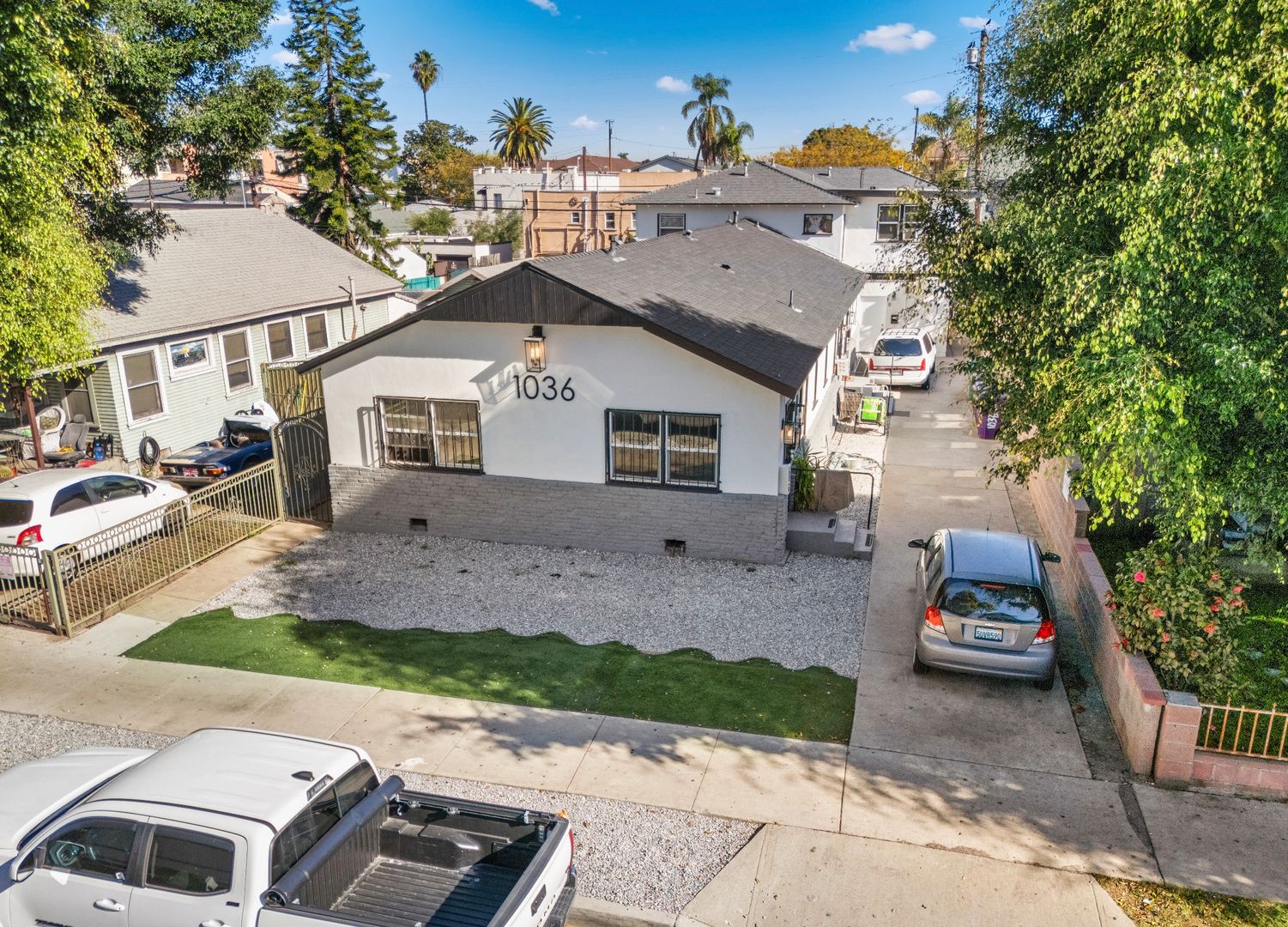 Long Beach Apartment: 1038 Cherry Ave