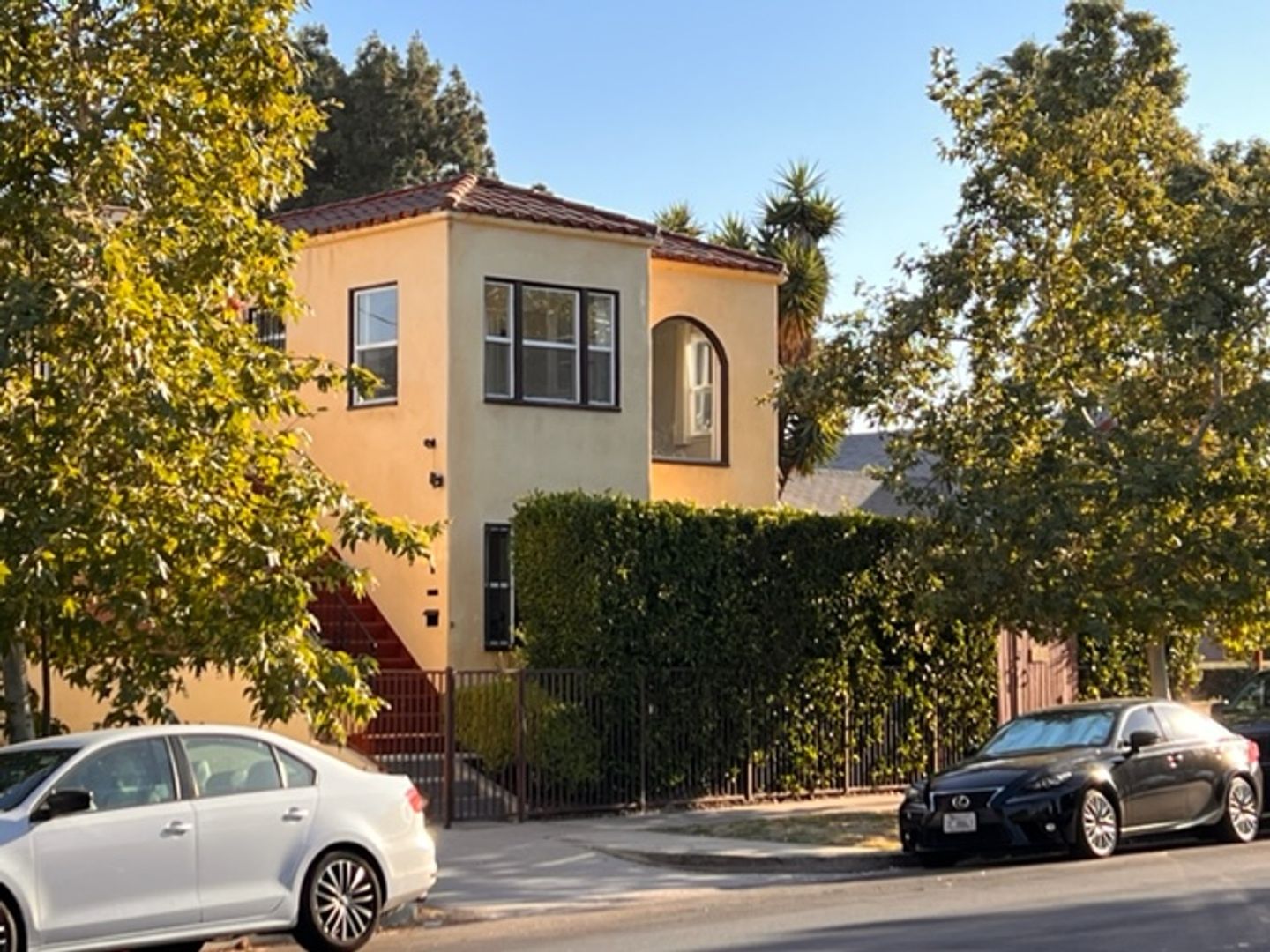 Los Angeles Apartment: 5112 W 21st St