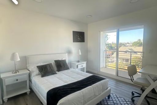 Modern Private Bedroom with En-Suite Bathroom – Near USC in a Luxury 2024 Co-Living Community – photo 1