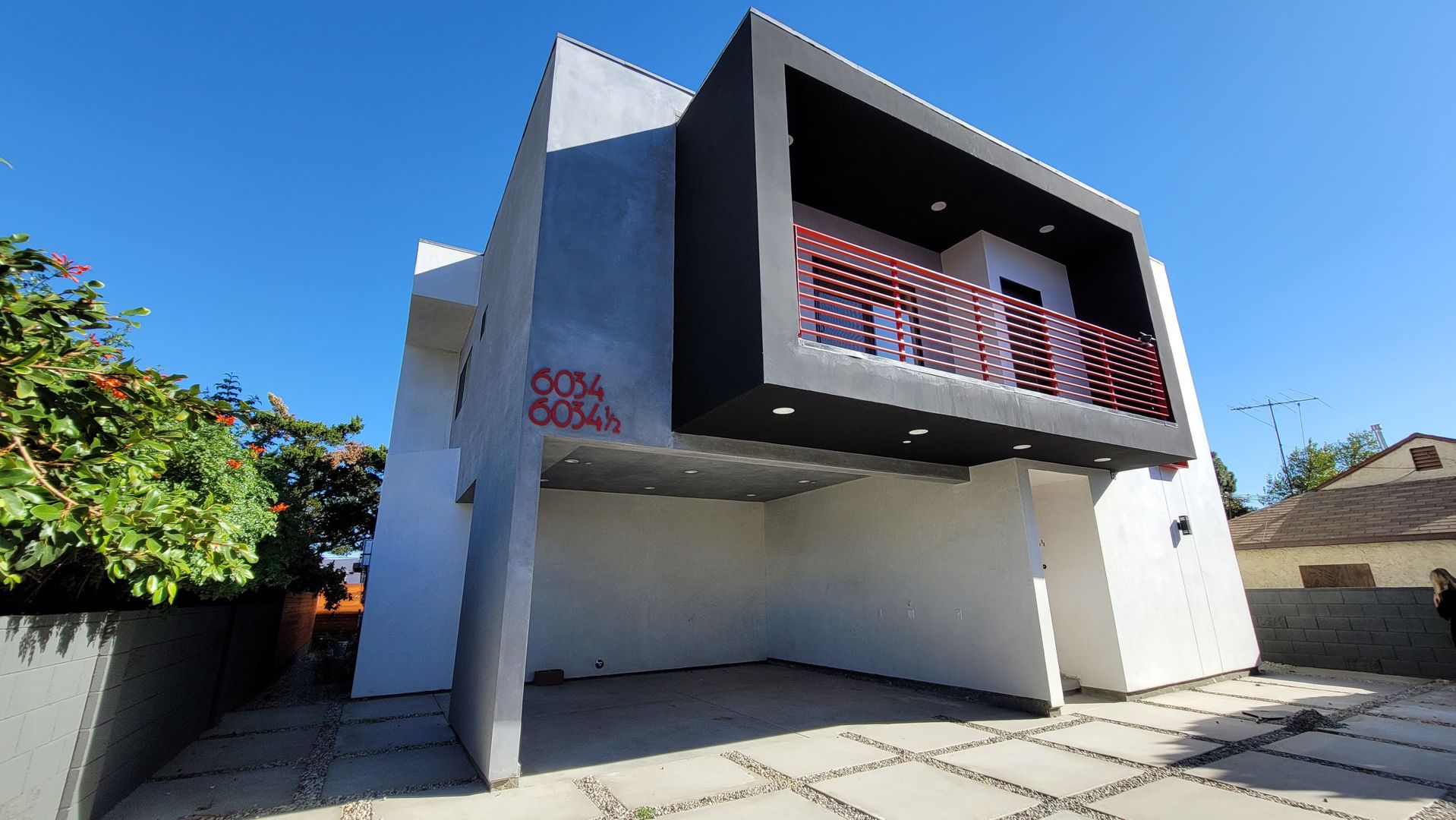 North Hollywood Apartment: 6034 Craner Ave