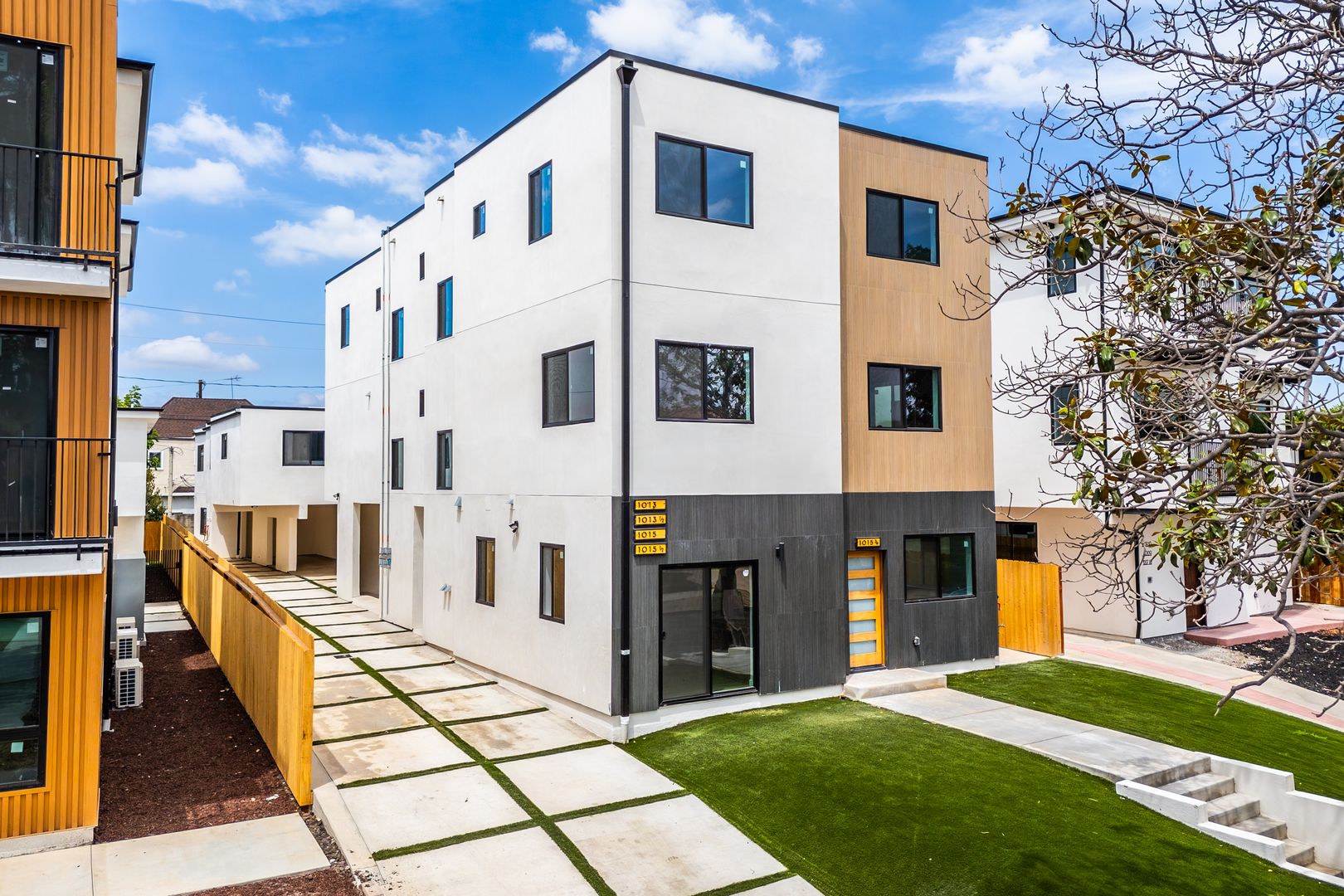 Los Angeles Apartment: 1013 S. Citrus Ave