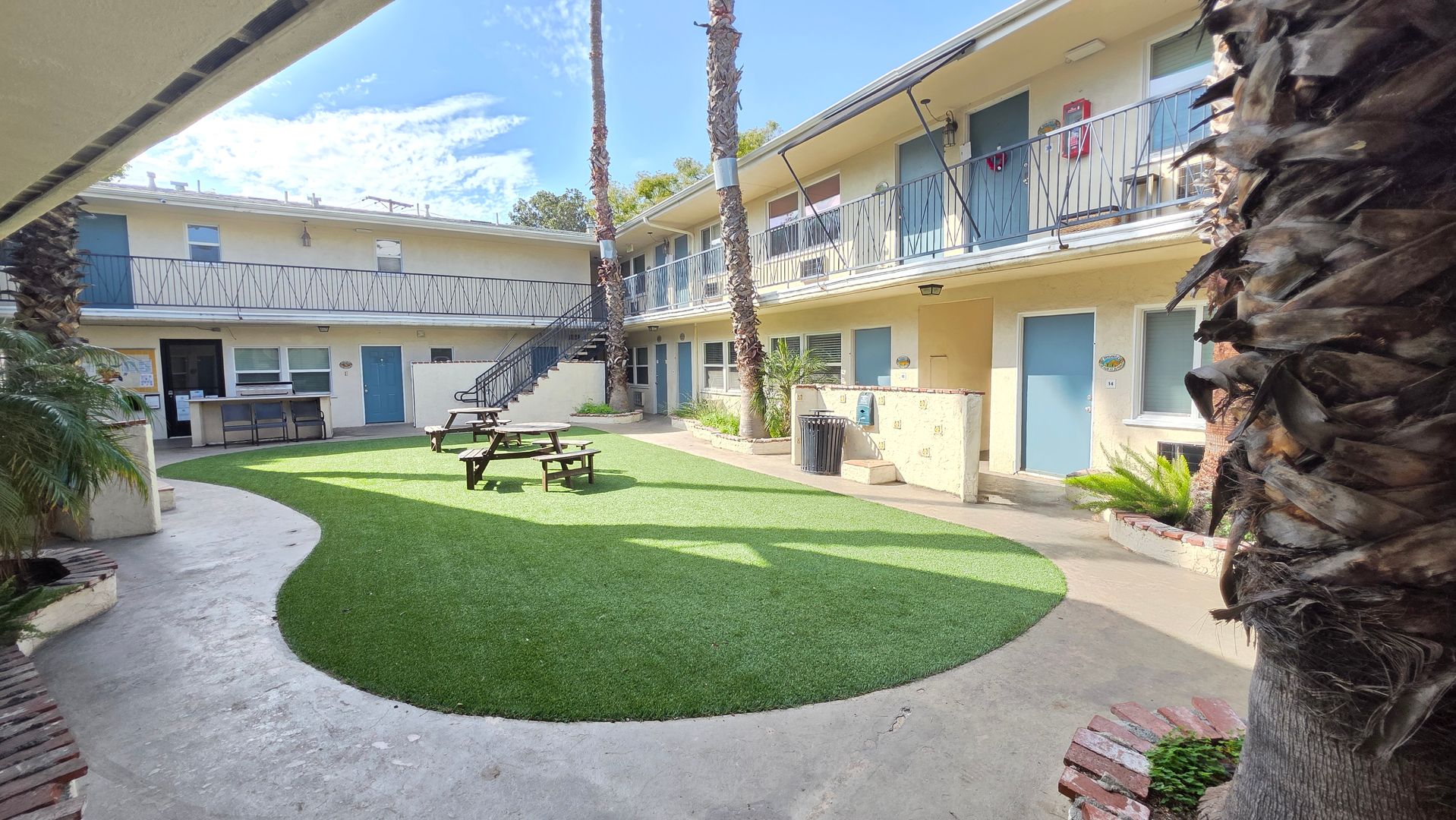 Burbank Apartment: 2023 W Olive Ave