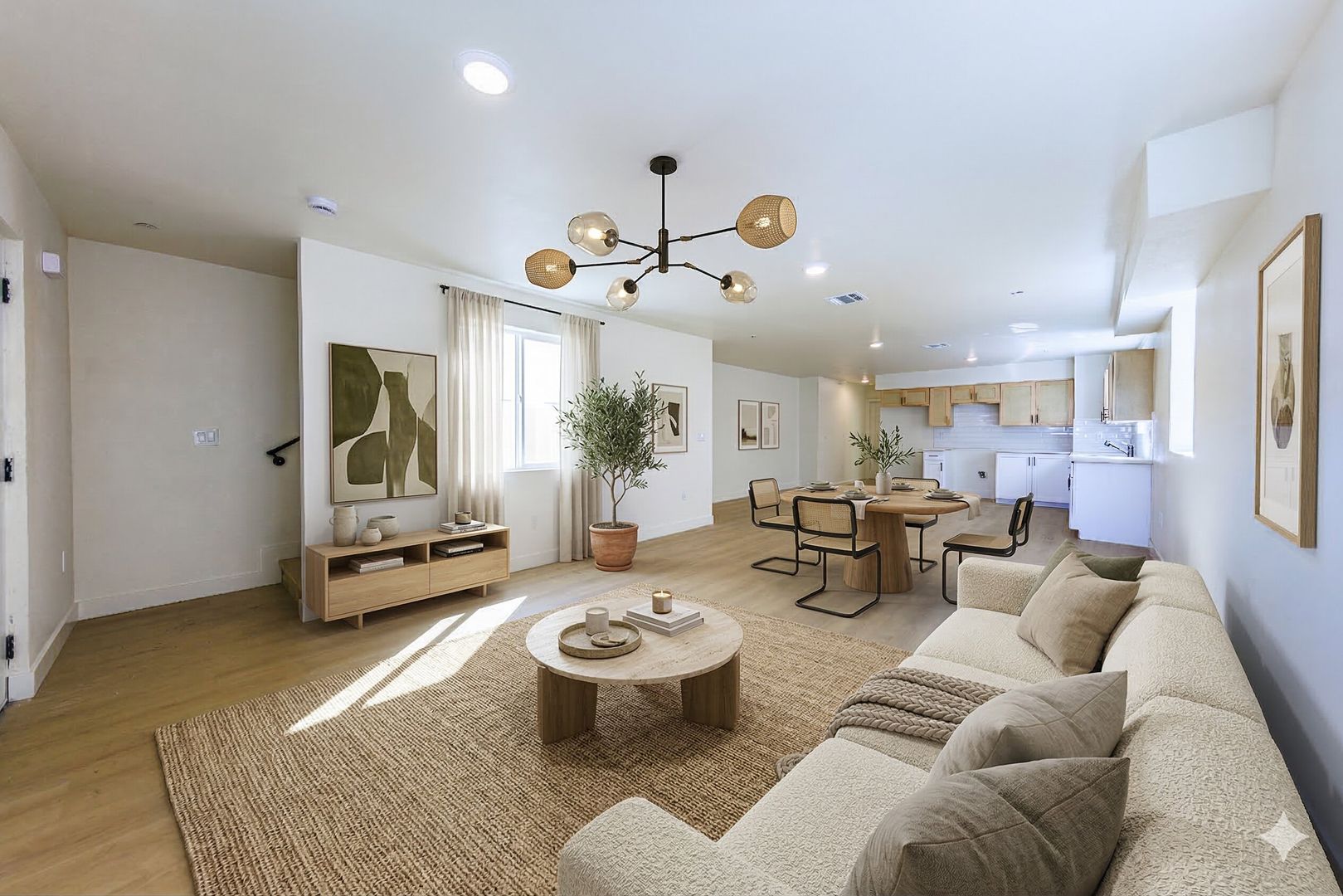 Los Angeles Apartment: 1652 Murchison St