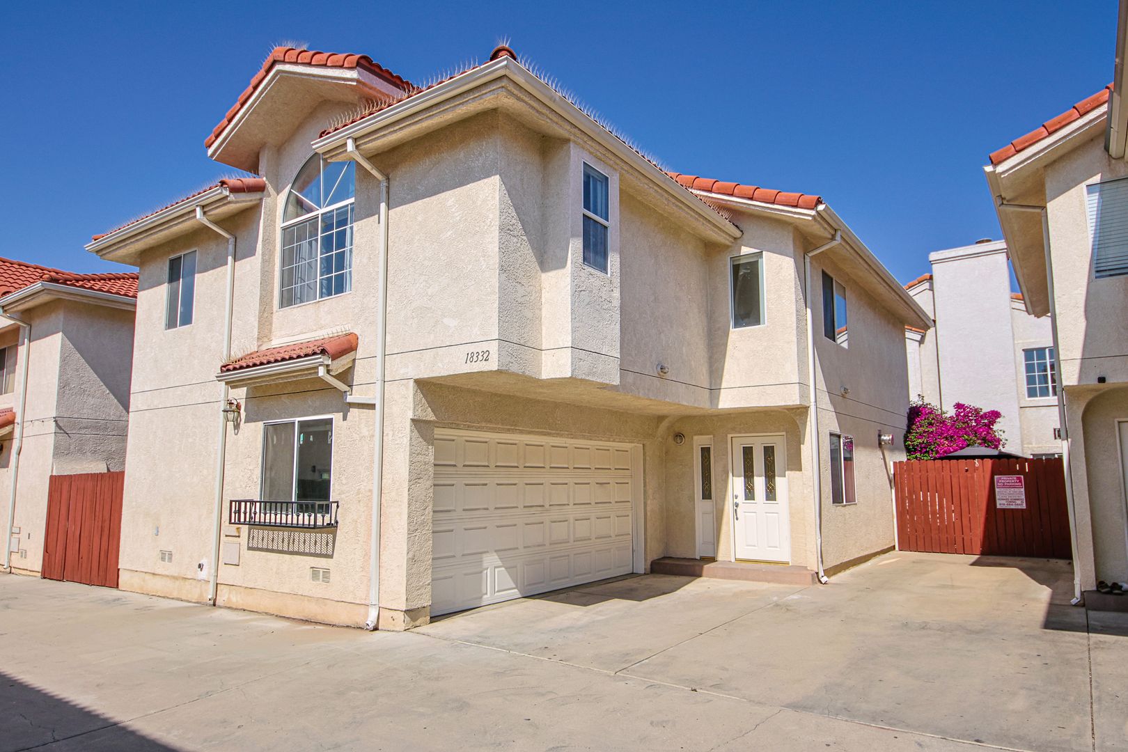 Reseda House: 18332 Keswick St