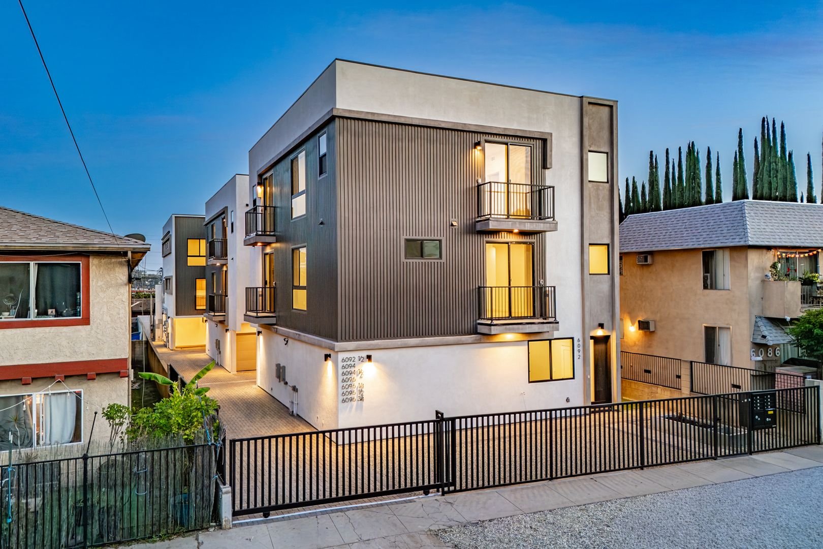 Los Angeles Apartment: 6092 La Prada St