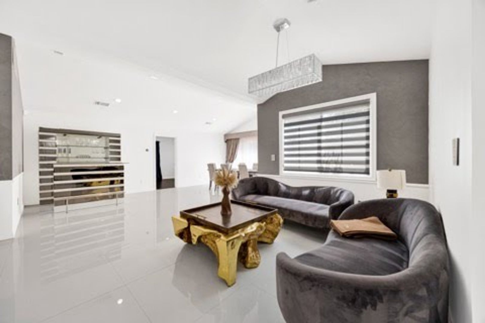 Tujunga House: 7624 Wentworth St